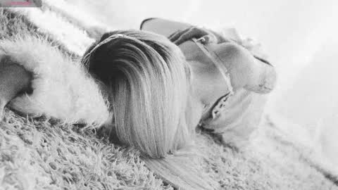 Snapshot of misschloe__ chatting on 11.10.25 Chloe freelance model Please your thumbs up are important online show from 11.10.25