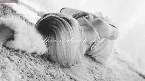 Snapshot of misschloe__ chatting on 11.16.25 Chloe freelance model Please your thumbs up are important online show from 11.16.25