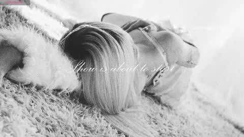 Snapshot of misschloe__ chatting on 11.27.25 Chloe freelance model Please your thumbs up are important online show from 11.27.25