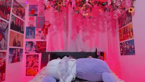 Snapshot of misscurvytop chatting on 02.11.26 Vane online show from 02.11.26