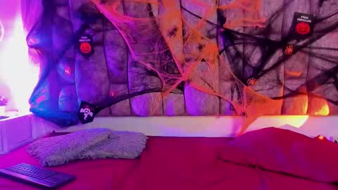 dahlia online show from 10.24.25