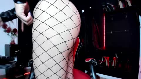 Missdarklady online show from 02.14.25