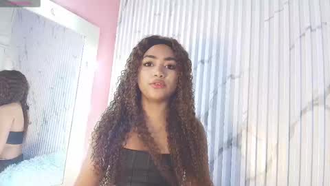 Snapshot of missdionne__curly chatting on 09.26.25 DIONNE online show from 09.26.25