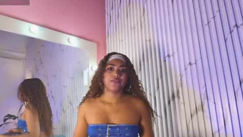 Snapshot of missdionne__curly chatting on 09.29.25 DIONNE online show from 09.29.25