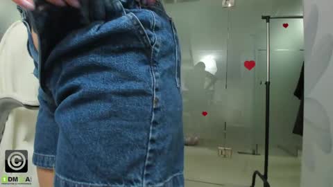 Snapshot of missdominna chatting on 04.21.26 Miss Domina online show from 04.21.26
