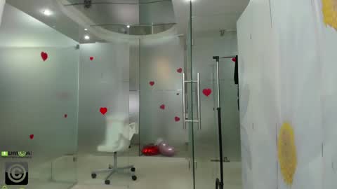 Snapshot of missdominna chatting on 06.04.26 Miss Domina online show from 06.04.26