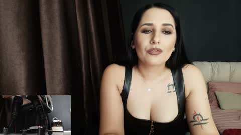 Snapshot of missdyaa chatting on 09.09.25 Miss online show from 09.09.25