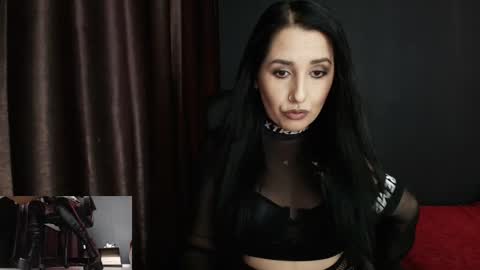Snapshot of missdyaa chatting on 10.04.25 Miss online show from 10.04.25