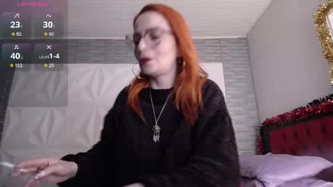 Snapshot of missellien chatting on 12.11.24 Angela online show from 12.11.24