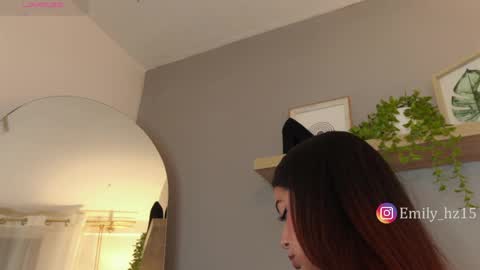 Snapshot of missemily_11 chatting on 05.23.26 Yuliana online show from 05.23.26