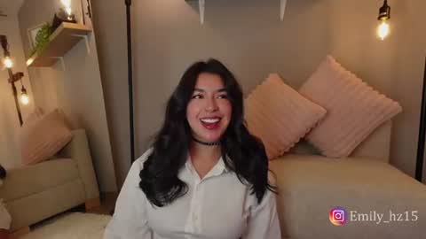 Snapshot of missemily_11 chatting on 07.22.26 Yuliana online show from 07.22.26