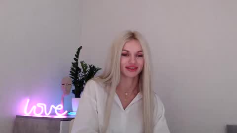 Snapshot of missemma1111 chatting on 12.01.24 EMMA online show from 12.01.24