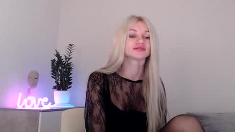 Snapshot of missemma1111 chatting on 12.17.24 EMMA online show from 12.17.24