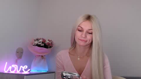 Snapshot of missemma1111 chatting on 12.23.24 EMMA online show from 12.23.24