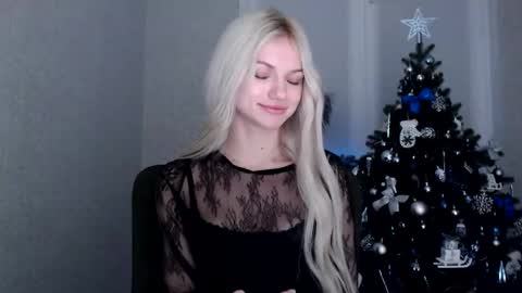 Snapshot of missemma1111 chatting on 01.16.25 EMMA online show from 01.16.25