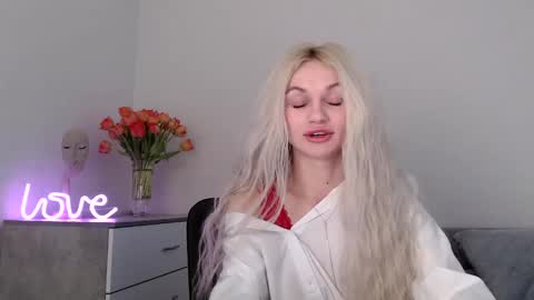 Snapshot of missemma1111 chatting on 02.15.25 EMMA online show from 02.15.25