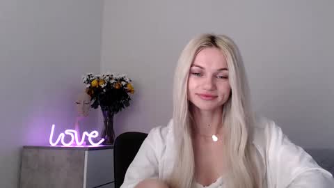 Snapshot of missemma1111 chatting on 03.05.25 EMMA online show from 03.05.25