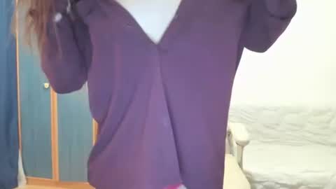 missgreen21 online show from 10.31.25