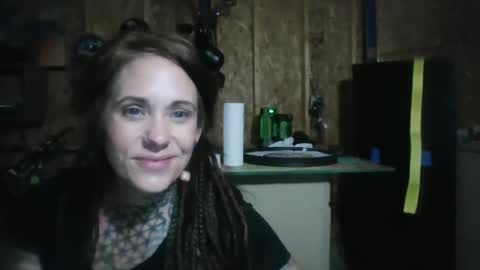 Snapshot of misshoneybadger333 chatting on 09.25.25 misshoneybadger333 online show from 09.25.25