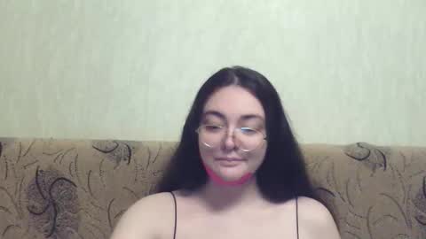 Snapshot of missis_mona chatting on 11.18.25 missis mona online show from 11.18.25