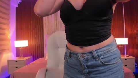 Bella Castillo online show from 02.12.25