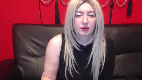 Snapshot of misskaliania chatting on 02.10.25 MissKaliAnia online show from 02.10.25