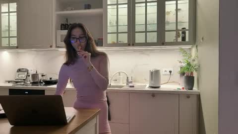 Snapshot of misslalii chatting on 05.19.26 misslalii online show from 05.19.26