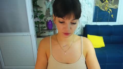 MissLaura online show from 10.12.25