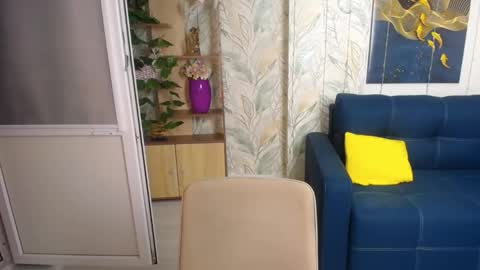 MissLaura online show from 11.17.25