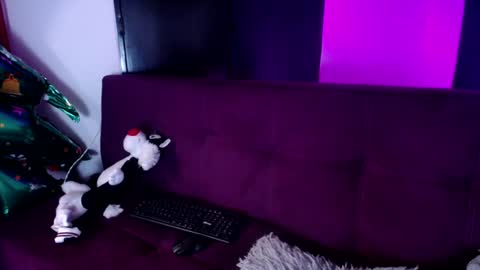 Miss Loise online show from 12.12.24