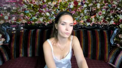 Snapshot of missluu chatting on 10.05.25 missluu online show from 10.05.25