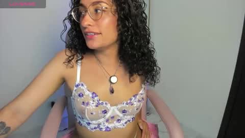 Snapshot of misslya0 chatting on 11.19.25 misslya0 online show from 11.19.25