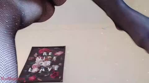 Snapshot of missmagnetizm chatting on 10.21.25 Vi online show from 10.21.25