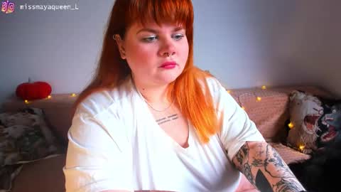 Snapshot of missmayaqueen chatting on 11.18.25 Maya online show from 11.18.25