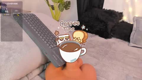 Alejandra  online show from 03.05.25