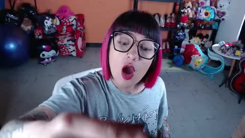 Miss Mia online show from 10.24.25