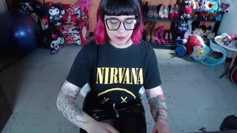 Miss Mia online show from 10.27.25