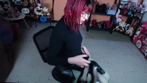 Miss Mia online show from 03.27.26