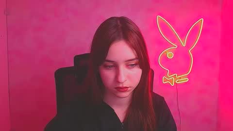 Mia online show from 11.13.25