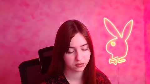 Mia online show from 11.18.25