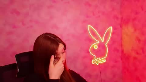 Mia online show from 12.16.25