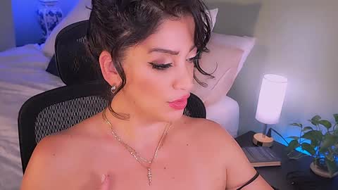 Snapshot of missmina chatting on 10.30.25 Mina online show from 10.30.25