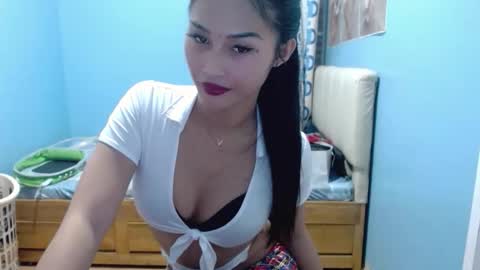 missminervaa online show from 04.05.26