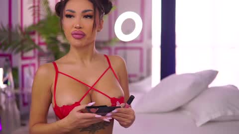Missmo0n online show from 12.16.24