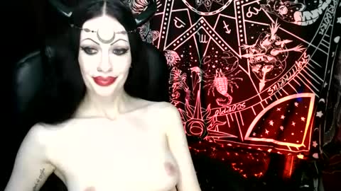 Snapshot of missmoondoll chatting on 01.02.25 MissMoonDoll online show from 01.02.25