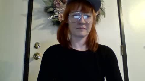 Snapshot of missmoonmagic13 chatting on 12.20.24 Maxxx online show from 12.20.24
