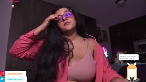 Snapshot of missmoonn chatting on 09.12.25 MissMoon online show from 09.12.25