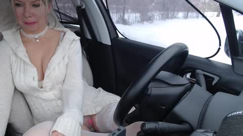 Olenka online show from 12.10.24