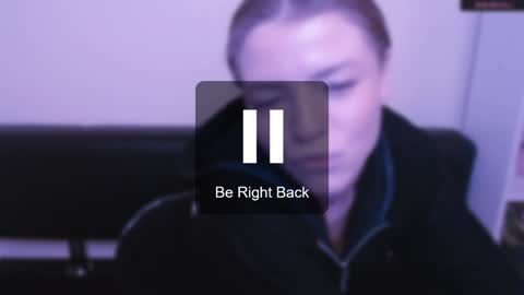 Snapshot of missoliviaa_ chatting on 12.30.24 Olivia online show from 12.30.24