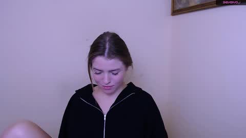 Snapshot of missoliviaa_ chatting on 01.18.25 Olivia online show from 01.18.25